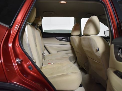 Used 2015 Nissan Rogue SV image 30