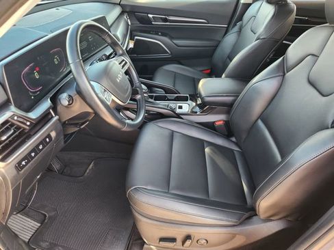 Used 2025 Kia Telluride S image 13