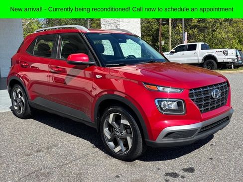 Used 2023 Hyundai Venue SEL image 21