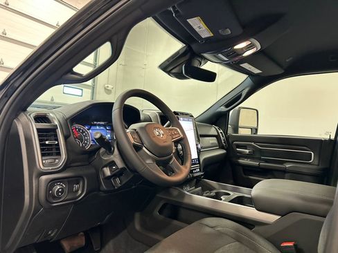 New 2026 RAM 2500 Big Horn AWD/4WD image 18