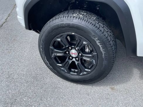Used 2024 GMC Canyon Elevation RWD image 32