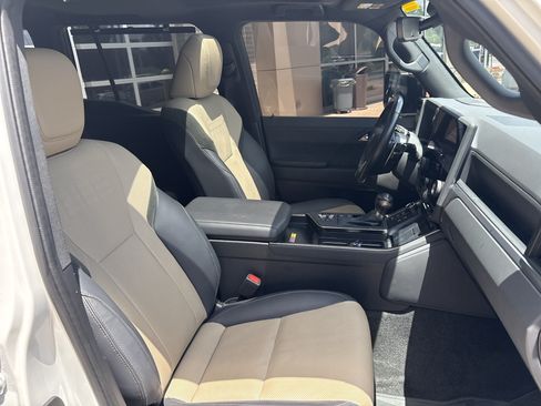 Used 2024 Lexus GX 550 AWD/4WD image 6