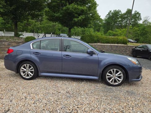 Used 2013 Subaru Legacy 2.5i Premium w/ All-Weather Pkg + Moonroof AWD/4WD image 8