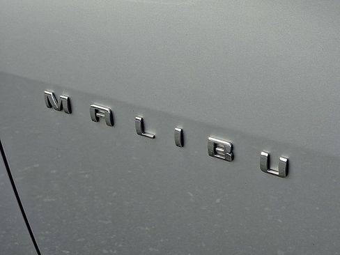 Used 2021 Chevrolet Malibu LT FWD image 29