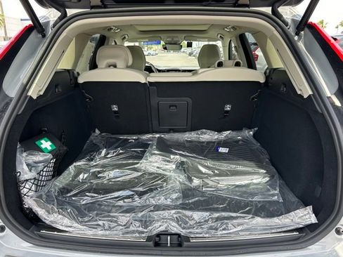 New 2025 Volvo XC60 T8 Plus w/ Protection Package Premier AWD/4WD image 7