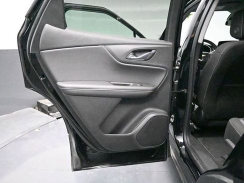 Used 2025 Chevrolet Blazer LT AWD/4WD image 31
