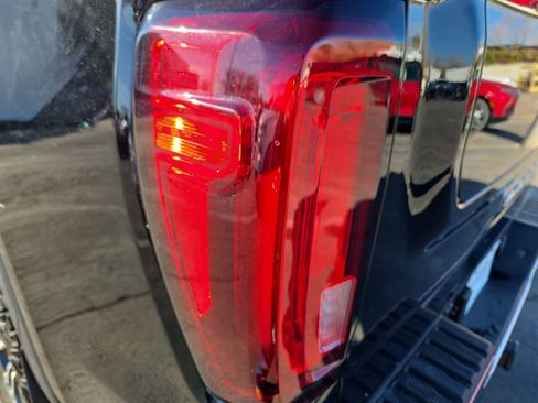 Used 2025 GMC Sierra 1500 SLT w/ SLT Premium Package image 24