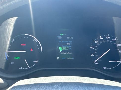 Used 2023 Toyota Sienna LE FWD image 22