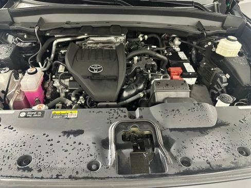 Used 2024 Toyota Grand Highlander AWD image 12