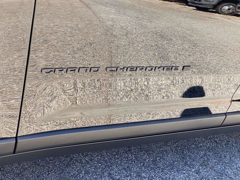 New 2025 Jeep Grand Cherokee Altitude image 23