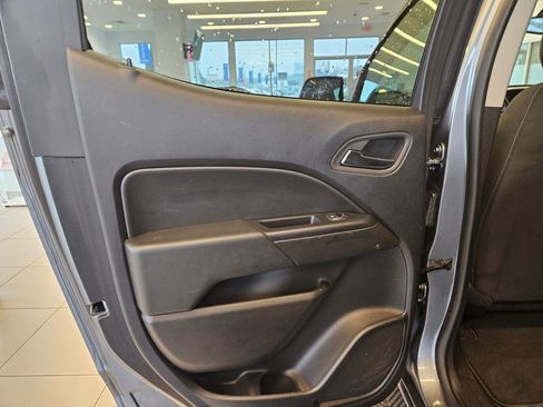 Used 2022 Chevrolet Colorado LT w/ Safety Package AWD/4WD image 23