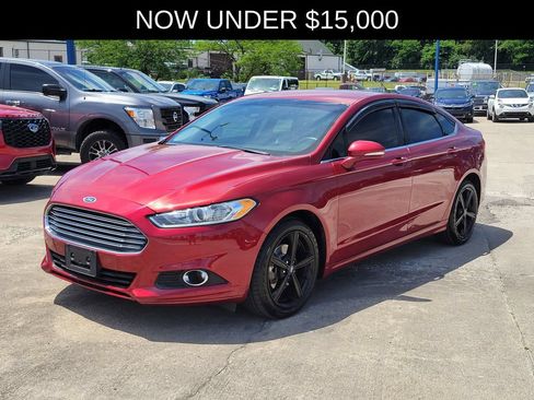 Used 2016 Ford Fusion SE FWD image 2