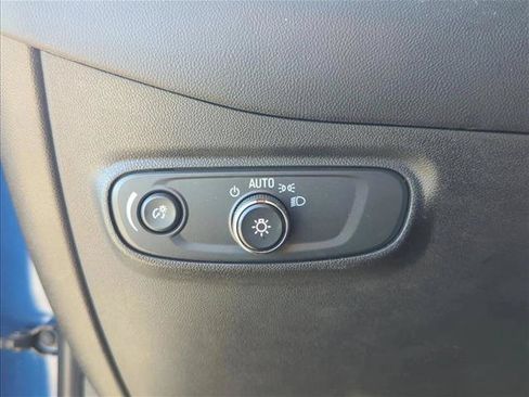 Used 2022 Chevrolet Equinox LT FWD image 11