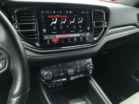 Used 2024 Dodge Durango GT image 24