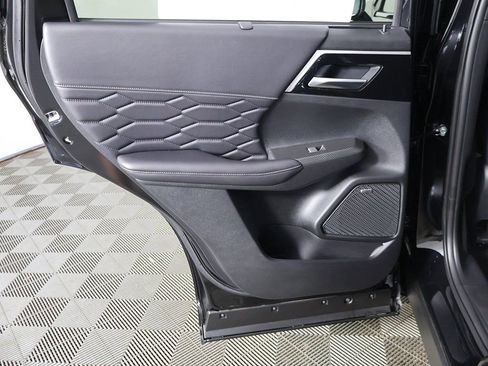 New 2025 Mitsubishi Outlander SEL image 29