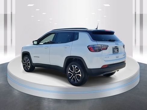 Used 2024 Jeep Compass Limited image 4