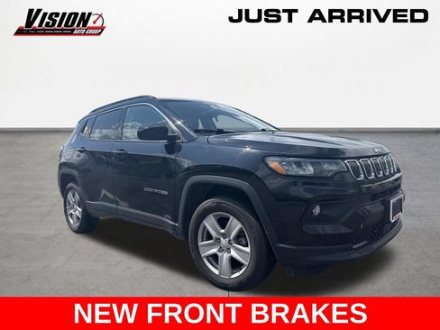 Used 2022 Jeep Compass Latitude w/ Convenience Group AWD/4WD image 3