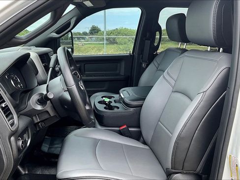 New 2024 RAM 2500 Tradesman w/ Chrome Appearance Group image 19