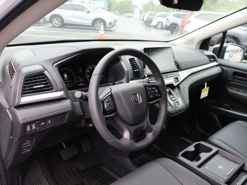 Certified 2026 Honda Odyssey EX-L image 17