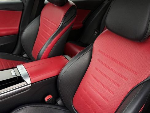 Used 2023 Mercedes-Benz C 300 4MATIC Sedan image 31