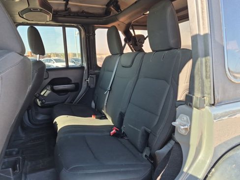 Used 2018 Jeep Wrangler Unlimited Sport image 12