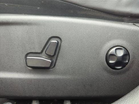 Used 2018 Chrysler 300 S w/ Beats Audio Group image 11