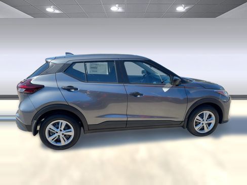 New 2025 Nissan Kicks Play S image 8