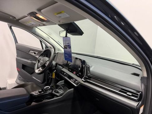 Used 2023 Kia Sportage LX AWD/4WD image 25