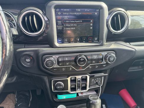 Used 2020 Jeep Wrangler Unlimited Sahara AWD/4WD image 10