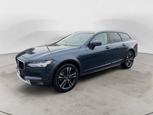 Used 2018 Volvo V90 T5 Cross Country w/ Convenience Package AWD/4WD image 2
