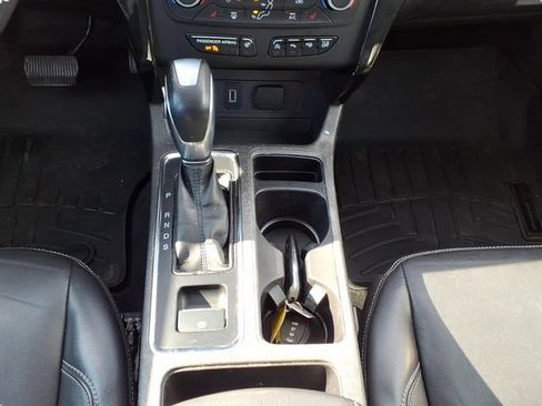 Used 2019 Ford Escape Titanium image 17