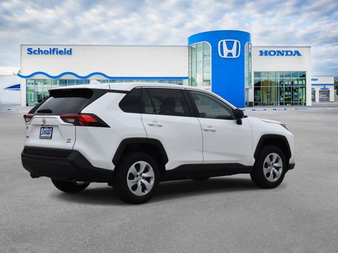 Used 2024 Toyota RAV4 LE AWD/4WD image 3