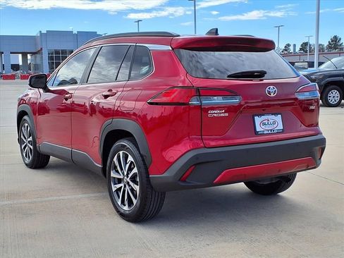 Certified 2025 Toyota Corolla Cross XLE image 2