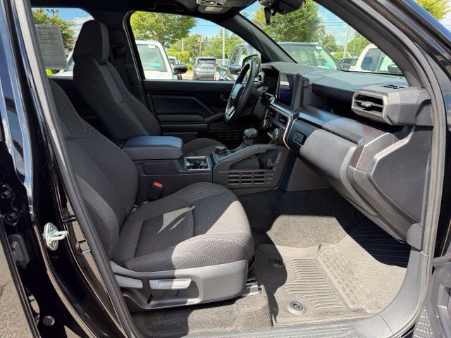 Used 2025 Toyota 4Runner SR5 AWD/4WD image 31