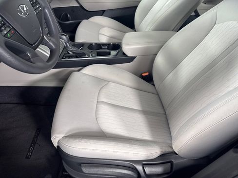 Used 2016 Hyundai Sonata SE image 13