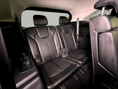 Used 2024 Kia Sorento S image 24