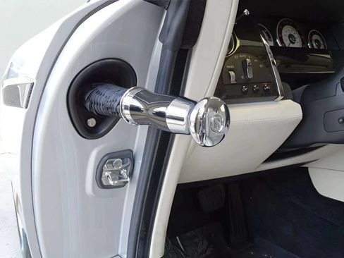 Certified 2014 Rolls-Royce Wraith RWD image 17