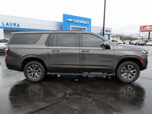 Used 2021 Chevrolet Suburban Z71 w/ Z71 Signature Package image 4