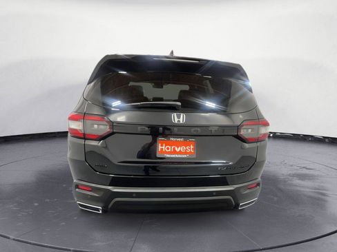 Used 2025 Honda Pilot Black Edition image 6
