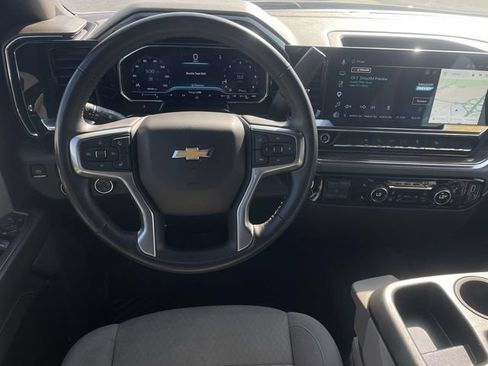Used 2025 Chevrolet Silverado 1500 LT RWD image 14