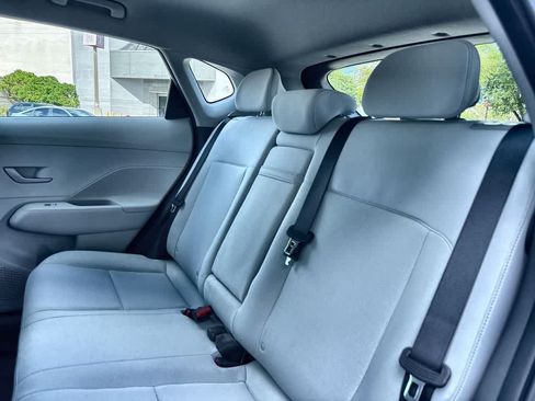 Used 2024 Hyundai Kona SE FWD image 21