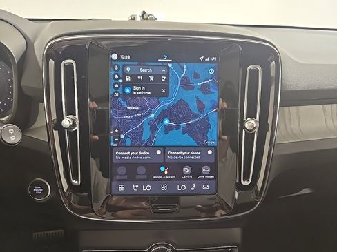 New 2026 Volvo XC40 B5 Plus w/ Protection Package Premier image 17