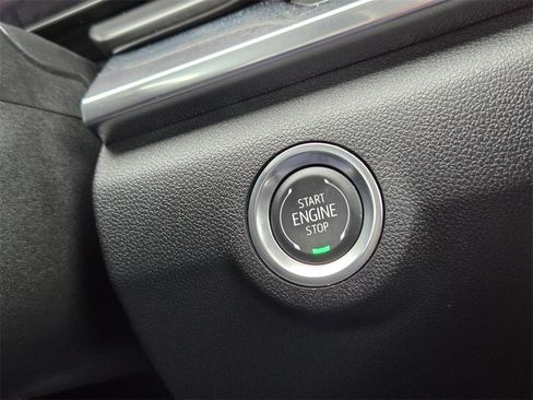 Used 2025 GMC Terrain Elevation image 17