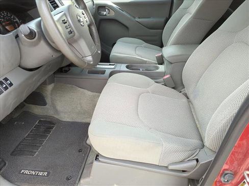 Used 2018 Nissan Frontier SV w/ Value Truck Package image 12