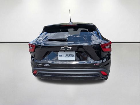 Used 2024 Chevrolet Trax RS w/ Sunroof Package FWD image 5