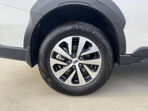 Certified 2025 Subaru Outback Premium w/ Popular Package #1A image 27