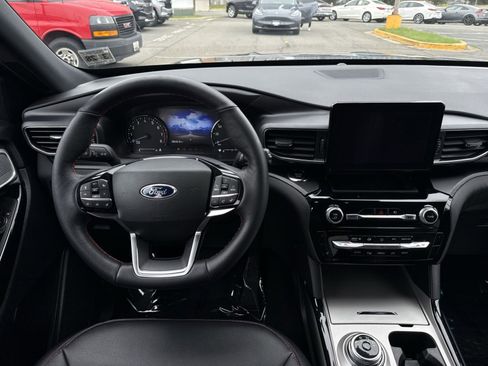 Used 2023 Ford Explorer ST-Line w/ Class IV Trailer Tow Package image 13