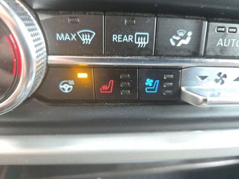 Used 2023 Ford Expedition Limited image 36