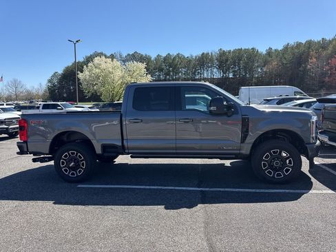 Used 2025 Ford F250 Platinum image 3