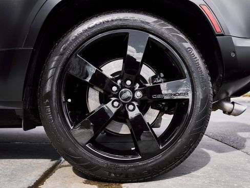 Used 2025 Land Rover Defender 110 V8 image 23